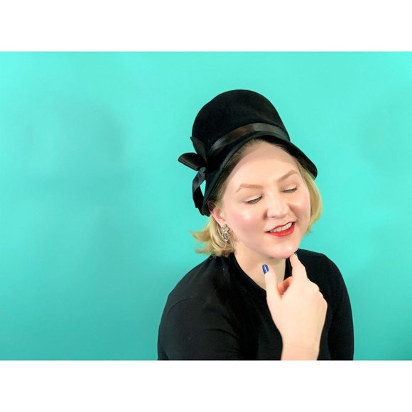 Vintage 1950s Bucket Hat Luxuria Black Satin Bow Tall Hat - Picture 3 of 10